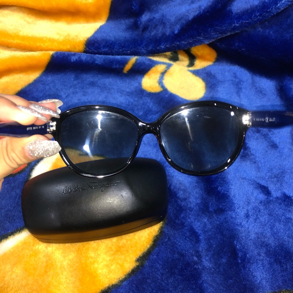 Salvatore Ferragamo sunglasses - Picture 5 of 8